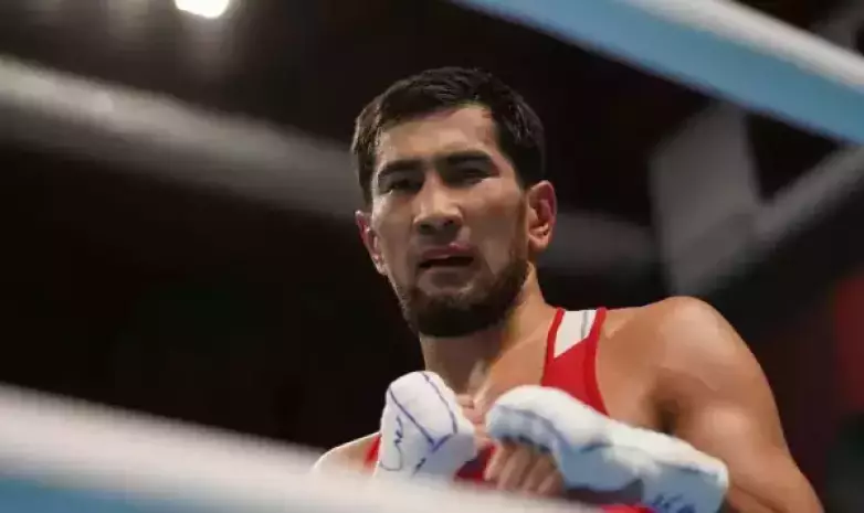 Капитан сборной Казахстана по боксу без боя вышел в финал международного турнира