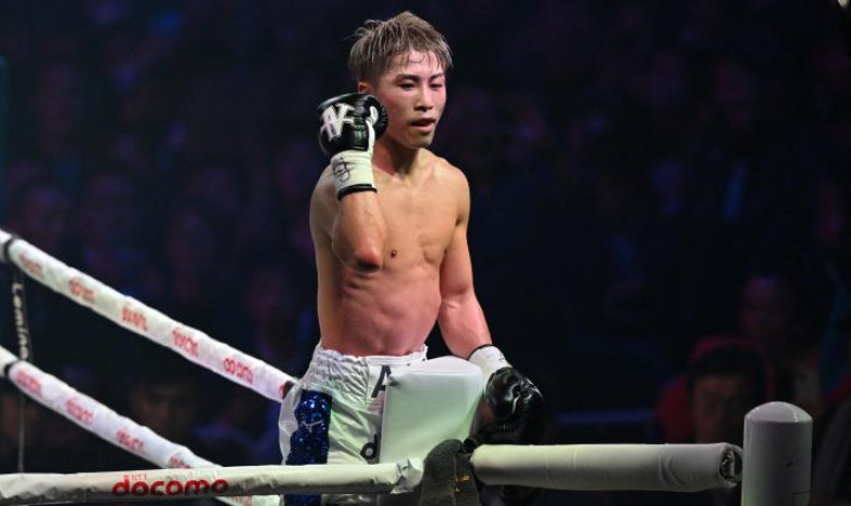 Непобежденный японский боксер стал абсолютным чемпионом второго легчайшего веса