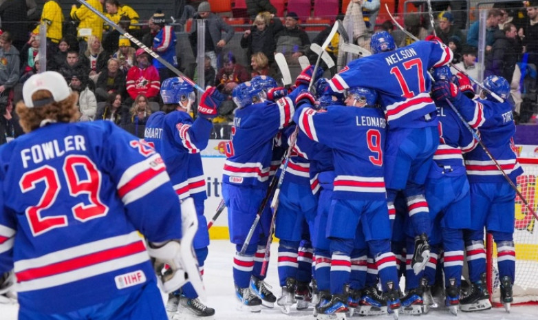 США разгромили Швецию в финале молодежного ЧМ по хоккею