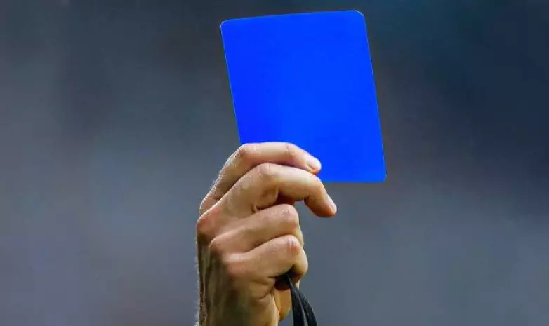 В футболе появятся синие карточки