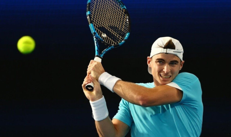 Теннисист из Казахстана неудачно выступил на турнире в Тенерифе