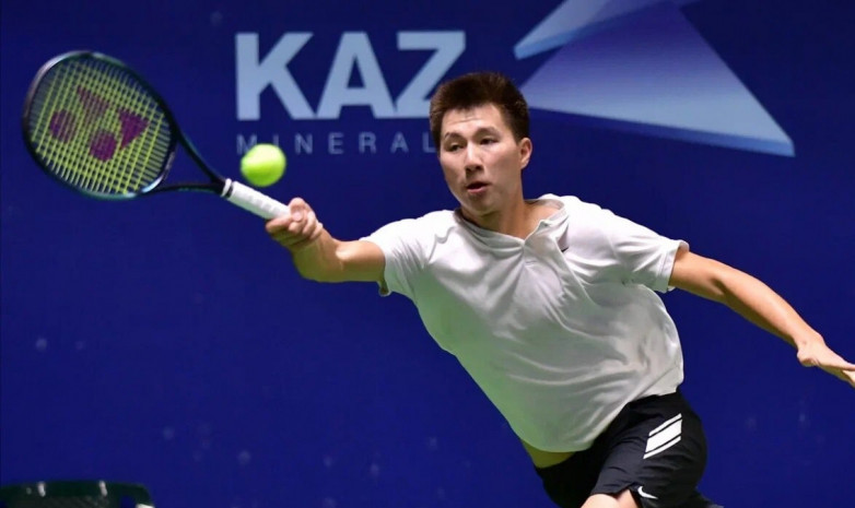 Казахстанский теннисист выбыл с турнира во Франции