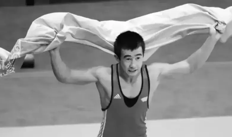 Названа причина смерти олимпийского чемпиона из Казахстана в США
