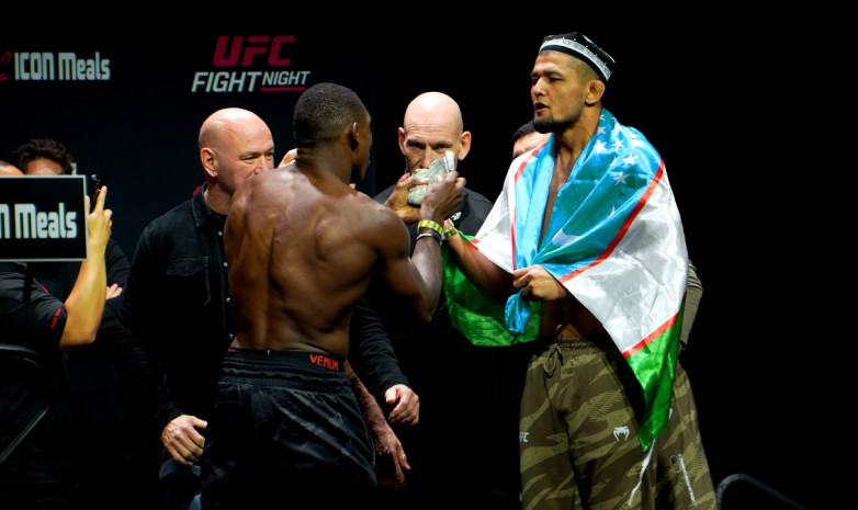 Бой звезды UFC из Узбекистана завершился неприятным сюрпризом. Видео