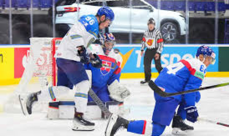 Сборной Казахстана предрекли выход в плей-офф ЧМ-2024 по хоккею
