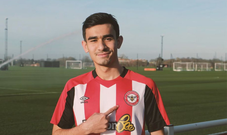 19-летний футболист из Узбекистана забил свой дебютный гол в Англии. Видео
