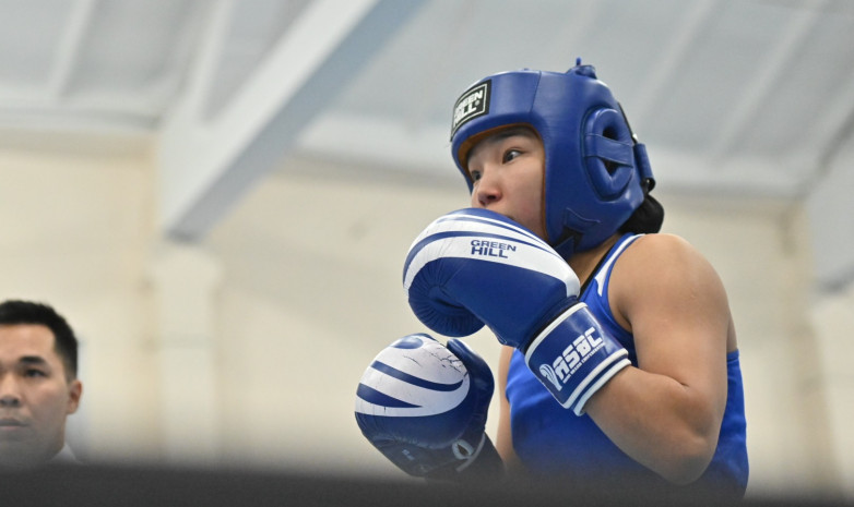 Казахстанская боксерша не смогла сдержать слезы после поражения, лишившись шанса на участие в Олимпийских играх