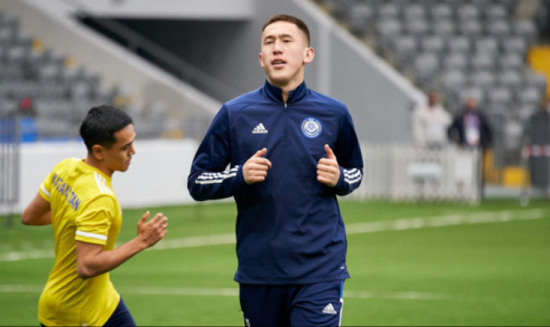 Футболист сборной Казахстана выступил с заявлением о завершении карьеры