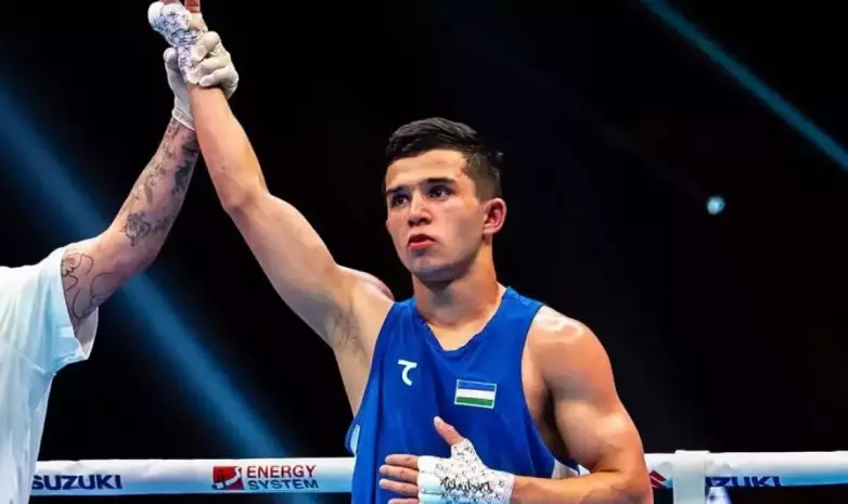 Тремя нокдаунами закончился бой Казахстан — Узбекистан на ЧА по боксу