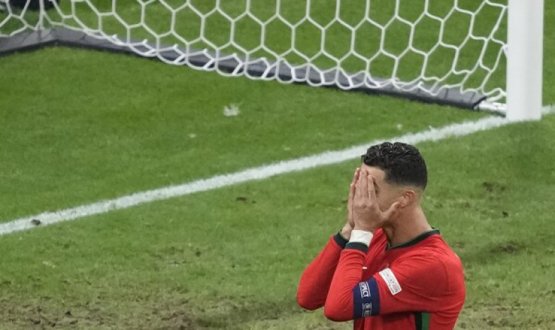 Криштиану Роналду почтил память титулованного футболиста