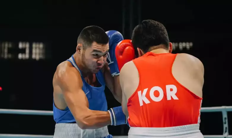 Казахстан разгромил соперника и вышел в финал ЧА по боксу