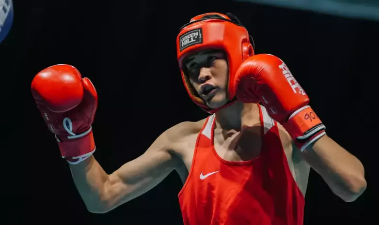 Разгромом с нокдауном обернулся бой Казахстана за финал ЧА по боксу