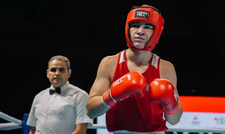 Бой Казахстан — Узбекистан за золото состоялся на ЧА по боксу