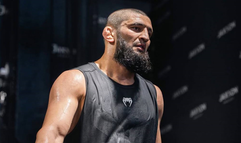 Известны гонорары Дю Плесси и Чимаева за титульный бой на UFC