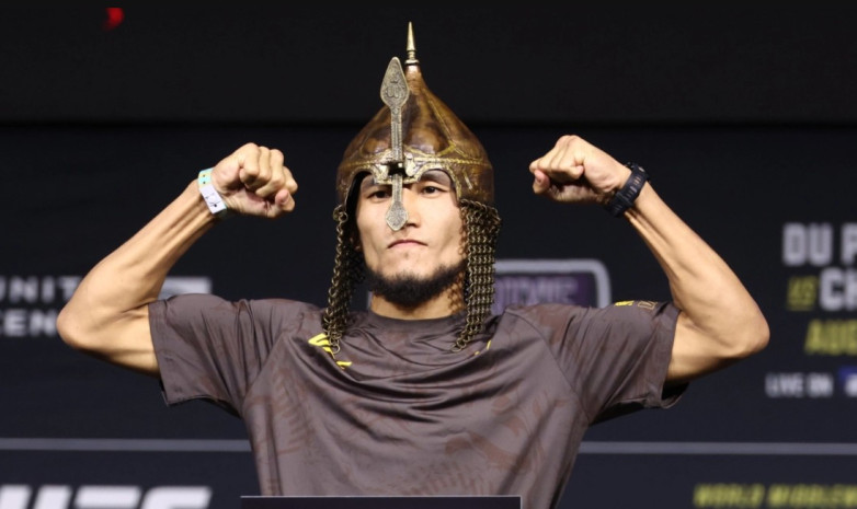 Казахстанский боец подписал исторический контракт с UFC