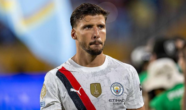 "Манчестер Сити" продлил контракт с ключевым защитником команды