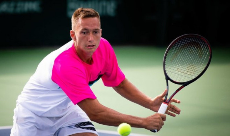 Казахстанский теннисист завершил выступление на турнире в Китае