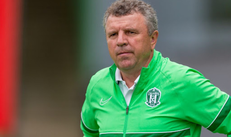 Титулованный клуб Европы расстался с тренером из Казахстана