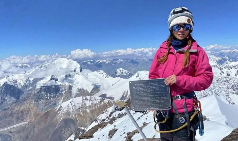 Телеведущая объявила о гибели альпинистки на Пике Победы