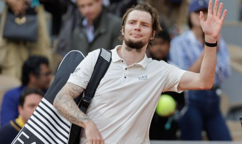 Неожиданный инцидент произошел в матче Бублика с Синнером