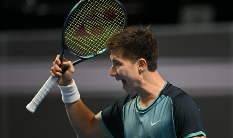 Казахстанец устроил эпичный матч с россиянином на турнире в Китае