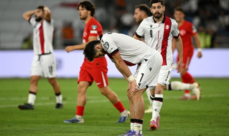 Пятью голами и двумя удалениями завершился матч Грузия — Турция в отборе на ЧМ-2026