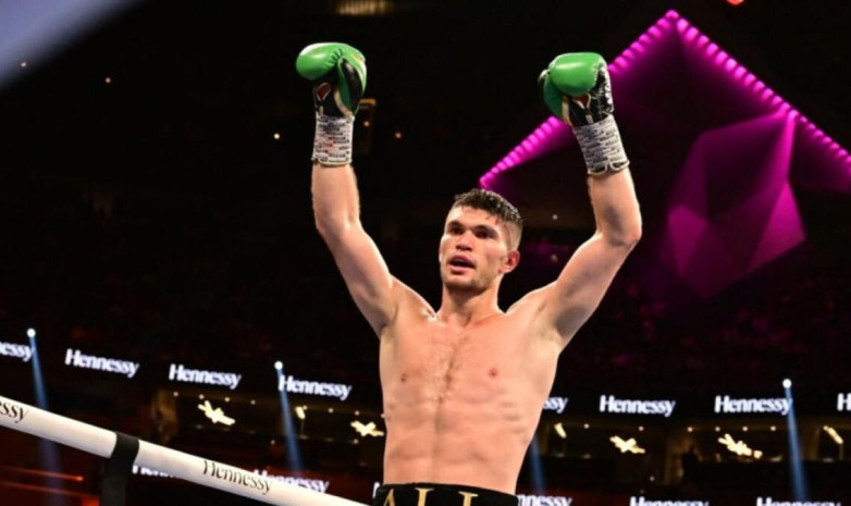 Али Ахмедов одержал победу в главном бою вечера в Алматы