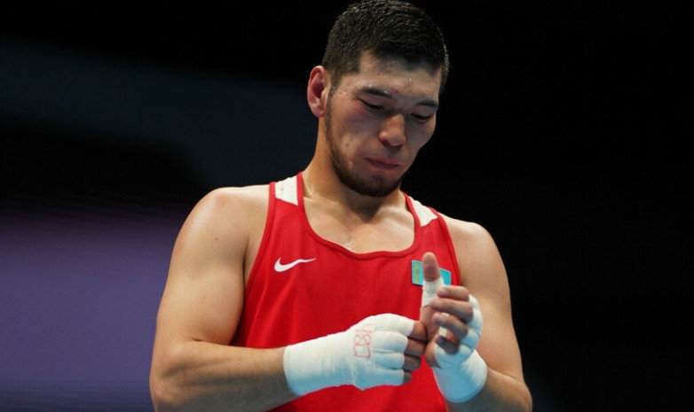 Капитан сборной Казахстана вышел в четвертьфинал ЧМ по боксу