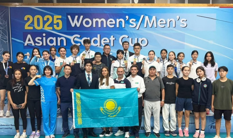 Сборная Казахстана по фехтованию успешно выступила на Кубке Азии