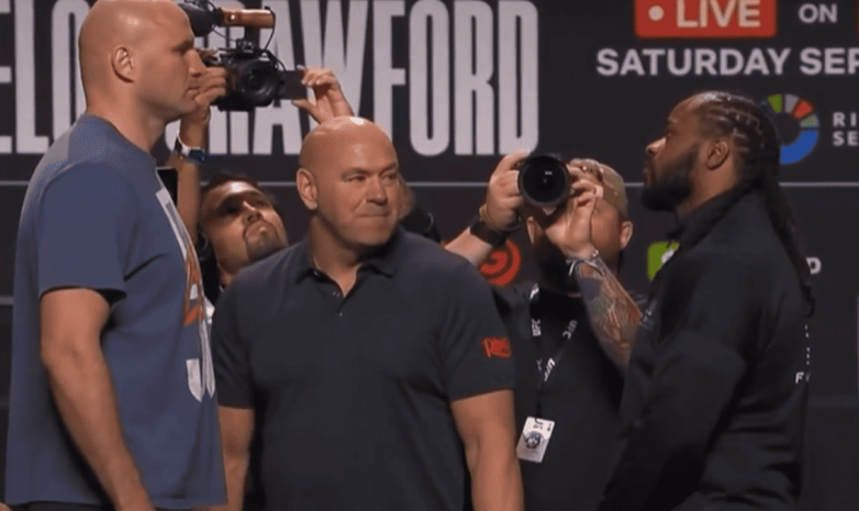 Иван Дычко провёл дуэль взглядов перед боем в Лас-Вегасе