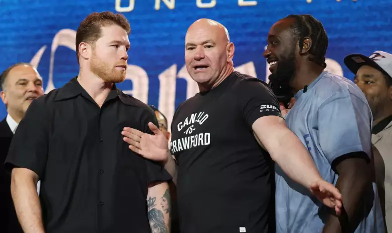 "Канело" и Кроуфорд провели финальную дуэль взглядов. Видео