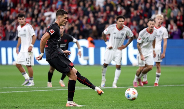 "Байер" одержал победу в драматичном матче Бундеслиги