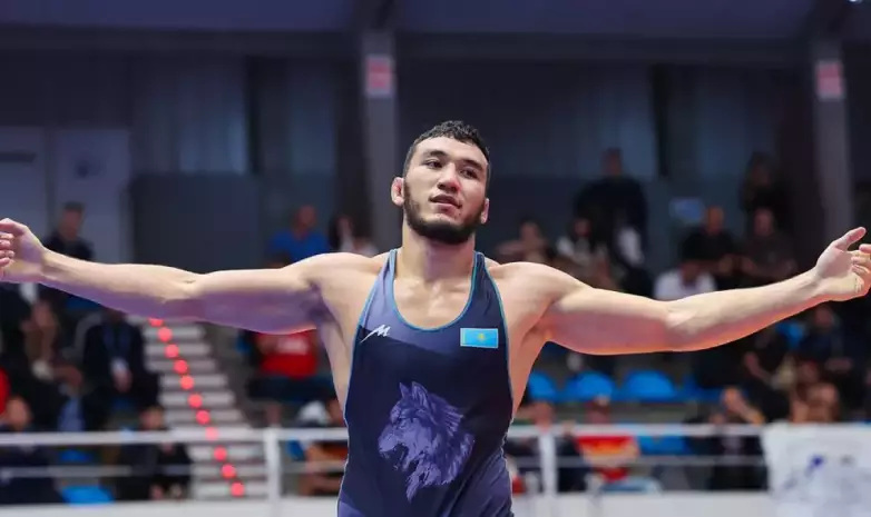 Ризабек Айтмухан проиграл стартовую схватку на ЧМ-2025 по борьбе