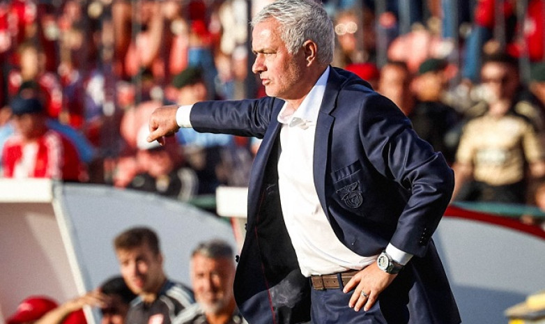 Моуринью дебютировал с разгромом в звездном клубе