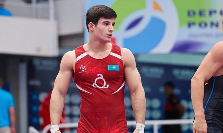 Разгромом обернулась схватка казахстанца за медаль на ЧМ-2025 по борьбе