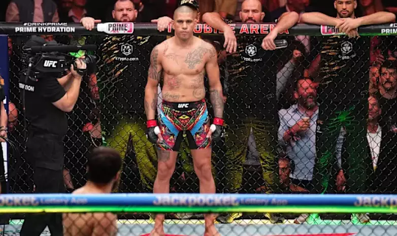 Известен полный кард турнира UFC 320 с участием казахстанца