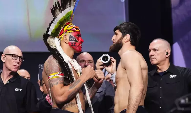 Анкалаев и Перейра провели битву взглядов перед UFC 320. Видео