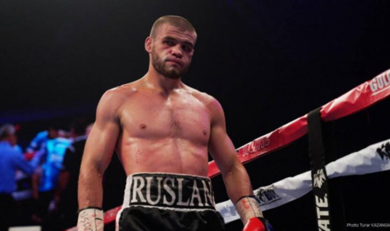 Казахстанский боксер прошёл взвешивание за титул WBA Asia. Видео