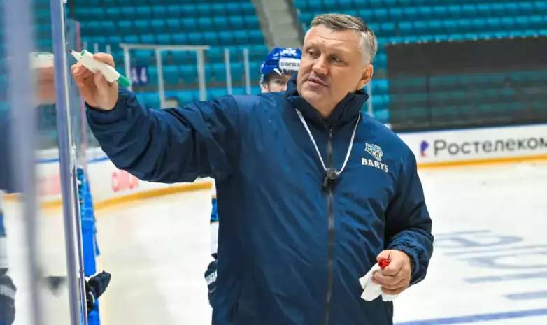Официально: бывший тренер "Барыса" возглавил клуб КХЛ
