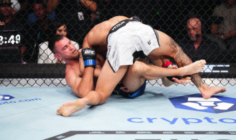 Решение судей определило исход боя казахстанца в UFC