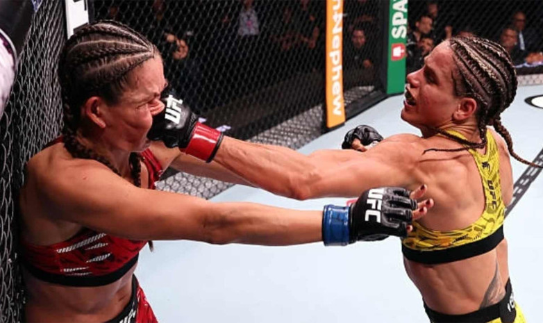 Брутальный нокаут определил исход боя в UFC. Видео