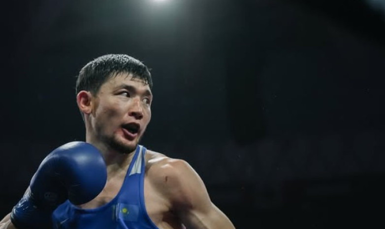 Казахстанский чемпион с разгромной победы стартовал на ЧРК по боксу