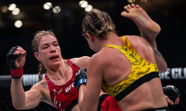 UFC в Канаде стартовал с яркого нокаута. Видео