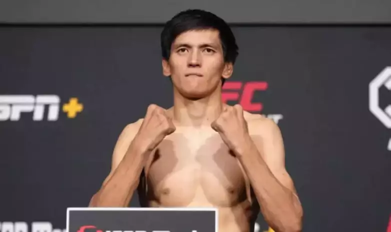 Где и когда смотреть четвёртый бой Азата Максума в UFC