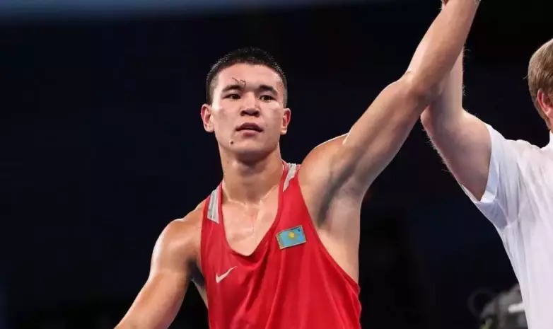 Разгромом завершился бой за золото призёра ЧМ по боксу из Казахстана