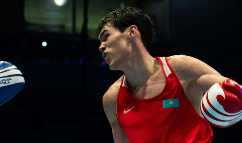 Казахстанский боксер нокаутировал чемпиона и выиграл золото
