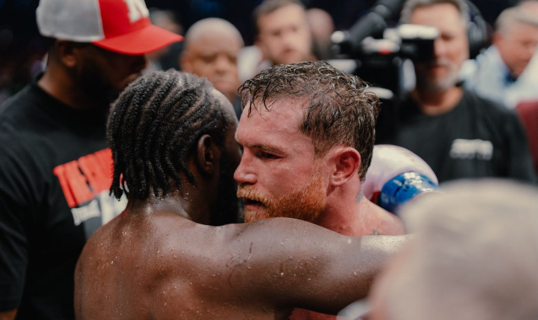 Сауль Альварес готовит возвращение на ринг после поражения Кроуфорду