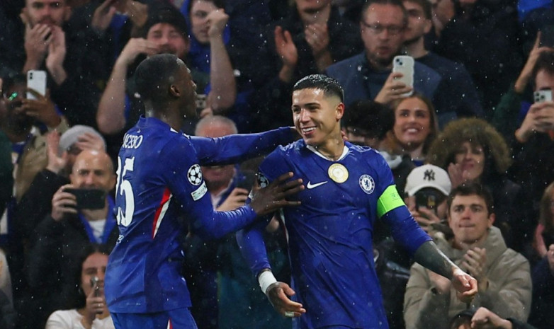 "Челси" разгромил "Аякс" после раннего удаления и двух пенальти