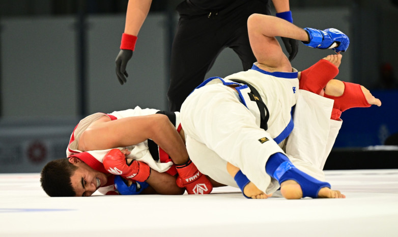 Казахстанские бойцы с победы стартовали на Азиаде-2025