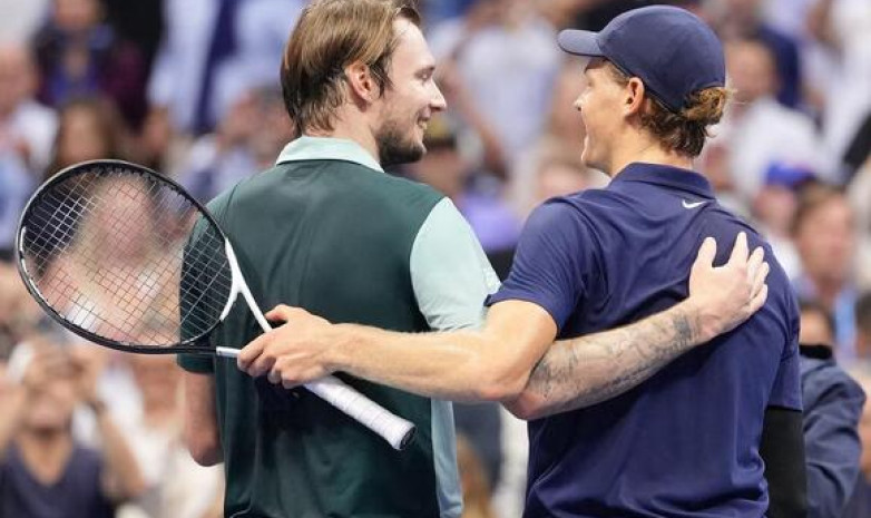 Бублик — Синнер. Прямая трансляция матча за полуфинал турнира в Вене